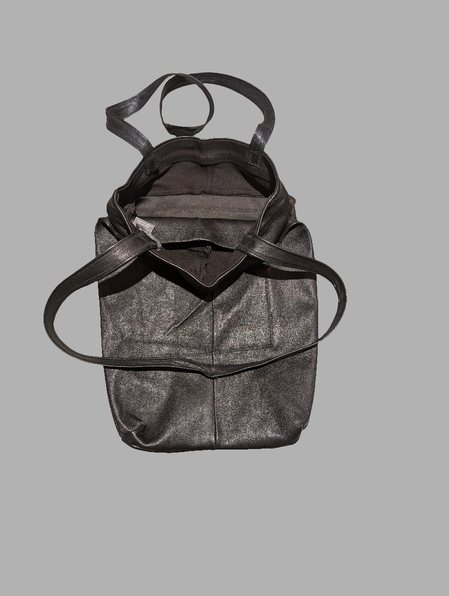 Tote Bag. Stretch leather. Black.