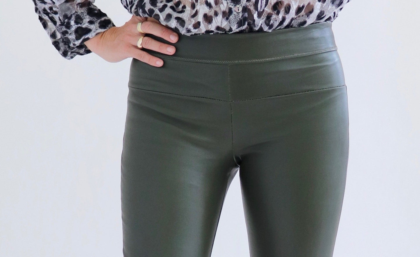Stretch Lamb leather Cropped Bootlegging, Olive Green