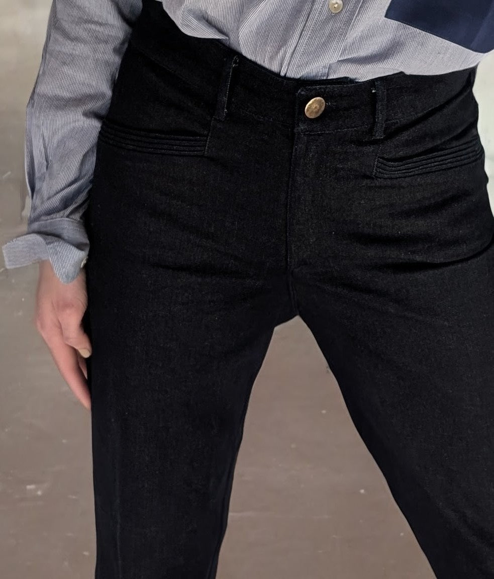 Straight leg Jean. Stretch Denim.