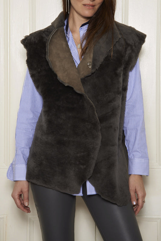 Sleeveless Shearling Jacket: Grey