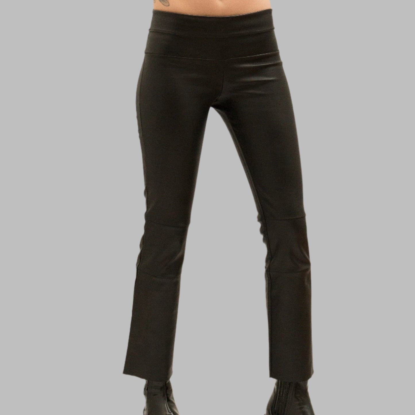 Stretch Lamb Leather Cropped Bootlegging Black