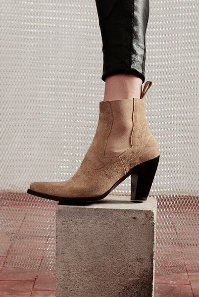 Kerrigan Cowgirl Boot (Beige)